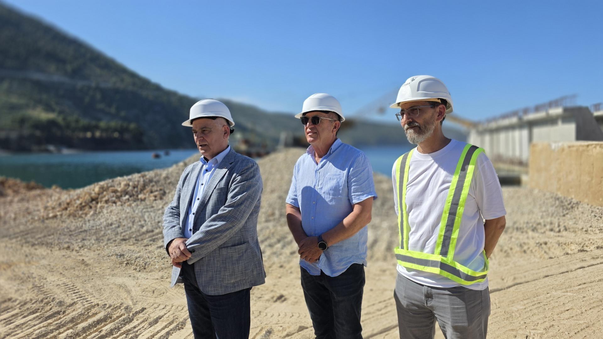 Ribarska luka u Komiži - strateški projekt za hrvatski dio Jadrana