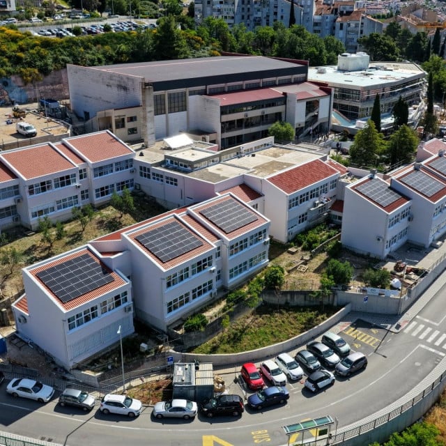 <p>Zavr&scaron;eni radovi na energetskoj obnovi O&Scaron; Moko&scaron;ica</p>