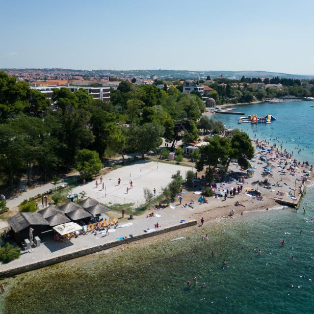 <p>Atraktivni kafići na Kolovarama oko kojih se vodi &rdquo;rat&rdquo;</p>