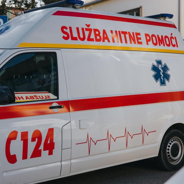 <p>BRCKO DISTRICT, BOSNIA AND HERZEGOVINA - Feb 18, 2022A closeup of an ambulance car in front of emergency center</p>