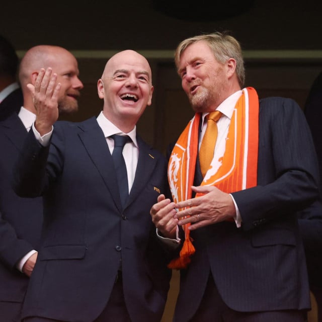 <p>Kralj Willem-Alexander i prdsjednik FIFA-e Gianni Infantino</p>