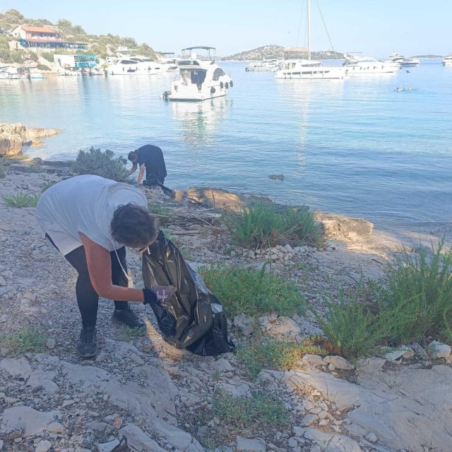 <p>Na Kapriju je održana ekolo&scaron;ka akcija</p>
