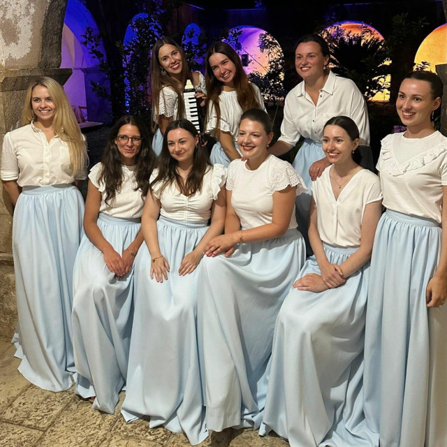 <p>Klapa Ortenca</p>