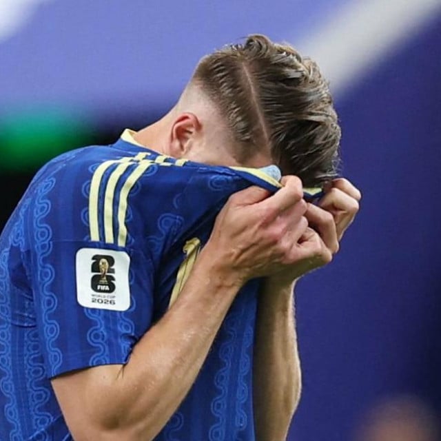 <p>Igrač &Scaron;vedske Viktor Gyokeres u &scaron;oku nakon poraza</p>