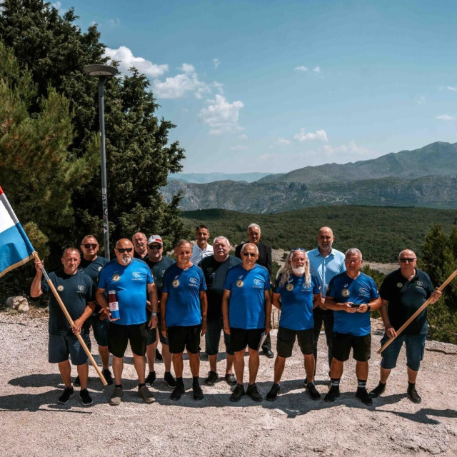 <p>&Scaron;est hrvatskih branitelja i stradalnika Domovinskog rata pje&scaron;ačilo je 22 dana od vukovarskog Vodotornja do Srđa u Dubrovniku</p>