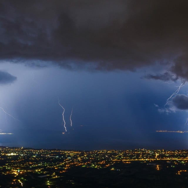 <p>Nevera nakon iznadprosječno vrućeg dana<br>
&nbsp;</p>