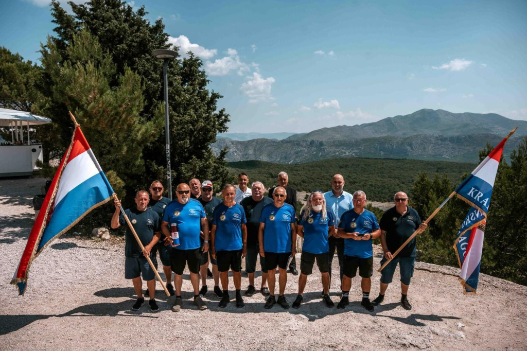 <p>&Scaron;est hrvatskih branitelja i stradalnika Domovinskog rata pje&scaron;ačilo je 22 dana od vukovarskog Vodotornja do Srđa u Dubrovniku</p>