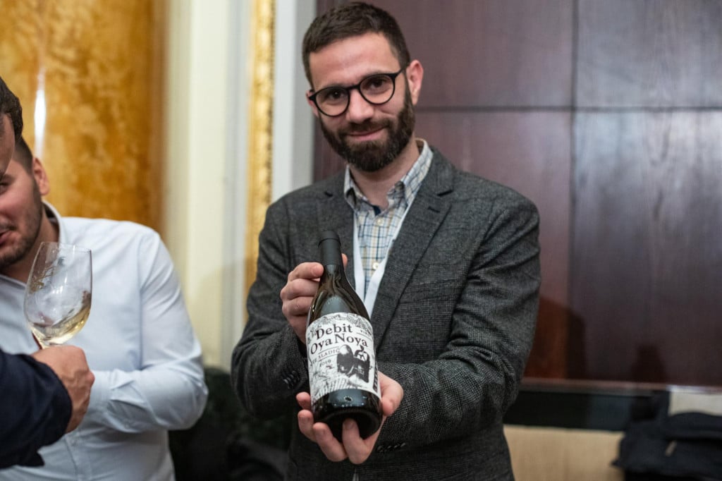 <p>Na fotografiji: Ante Sladic, sa svojim Debitom<br>