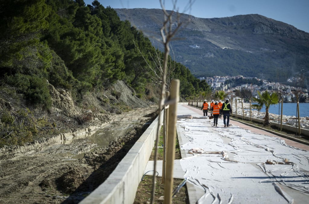 <p>&Scaron;etnica Duilovo - Stobreč na kojoj će se sasvim izvjesno čupati stabla...</p>
