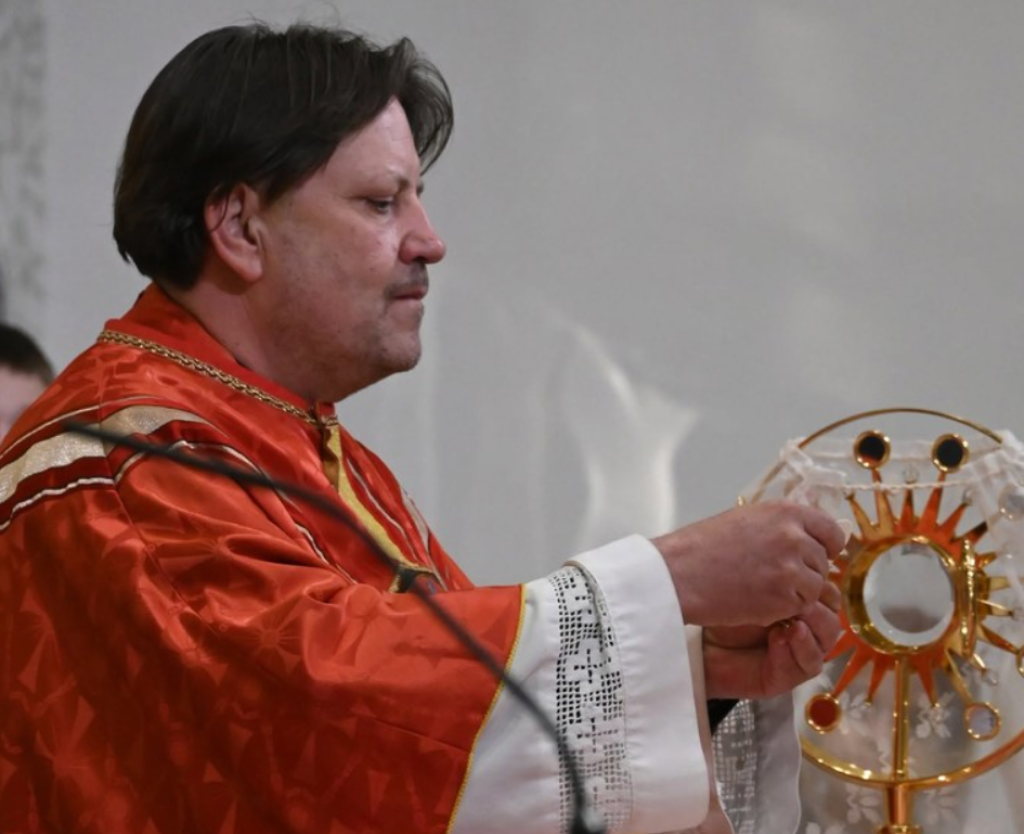 <p>Nesretni svećenik Robert Emer&scaron;ič</p>