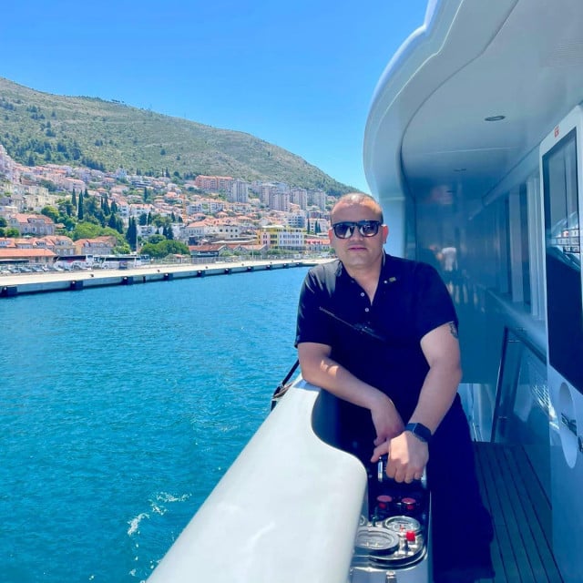 <p>Kap. Boris &Scaron;ore: &lsquo;Opasnije je ne znati pravila pona&scaron;anja na moru nego ne znati paragrafe Pomorskog zakonika&lsquo;</p>