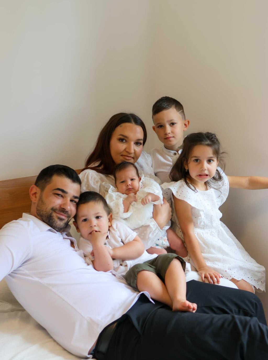<p>Tin i Dragana Bulić s djecom Lucianom, Lucijom, Dujom i Eni</p>