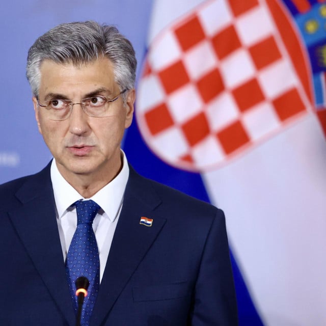 <p>&nbsp;Andrej Plenković:&nbsp;Milanović ne može zabraniti odlazak Počasno-za&scaron;titne bojne na vojni mimohod u Pariz&nbsp;u povodu Dana državnosti Francuske</p>