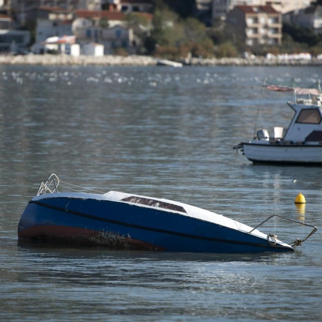<p><strong>Najče&scaron;će tonu zaboravljene brodice </strong><br>
&nbsp;</p>