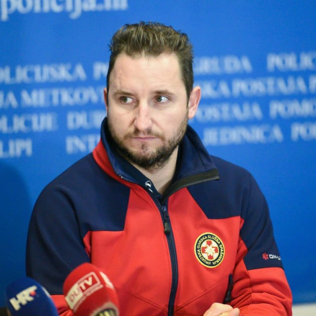 <p>&nbsp;Marijo Begić:&nbsp;Ispod dva dana sigurno ne bismo to mogli organizirati, tako da je te&scaron;ko vjerovati da bismo pod ru&scaron;evinama spa&scaron;avali žive osobe</p>