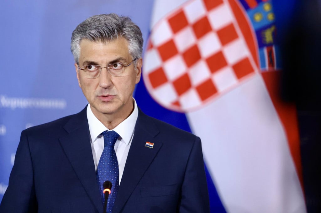 <p>&nbsp;Andrej Plenković:&nbsp;Milanović ne može zabraniti odlazak Počasno-za&scaron;titne bojne na vojni mimohod u Pariz&nbsp;u povodu Dana državnosti Francuske</p>