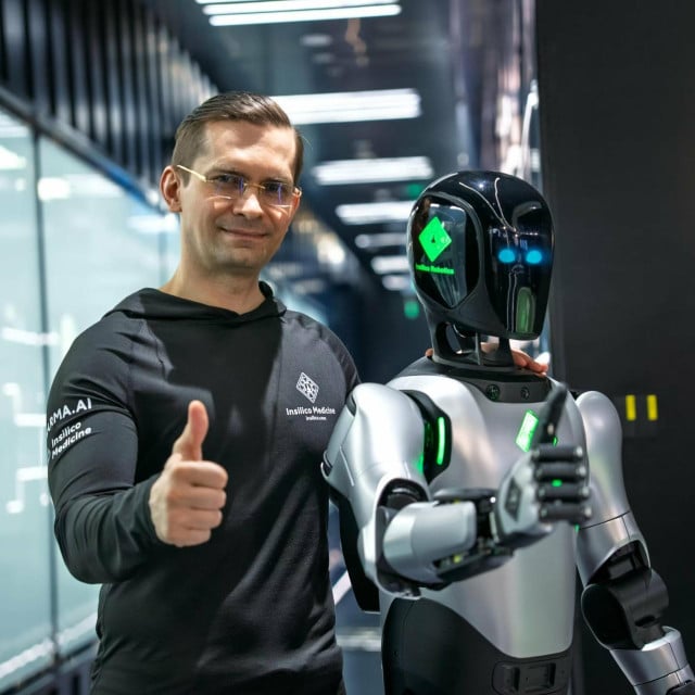 <p>Alex Zhavoronkov:&nbsp;AI&nbsp;neće nam sutra dati čarobnu tabletu, ali već danas značajno skraćuje vrijeme i smanjuje tro&scaron;kove razvoja novih efikasnih terapija</p>