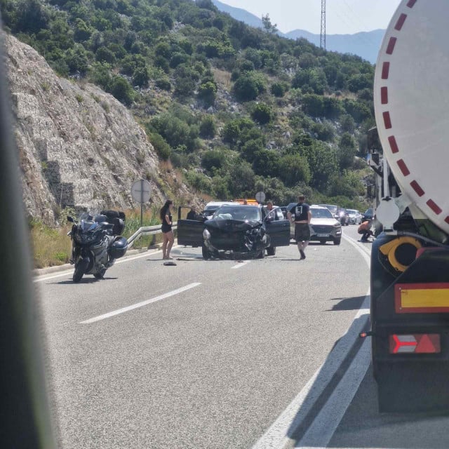<p>Sudar na državnoj cesti D 8 izemđu Dola i Zatona</p>