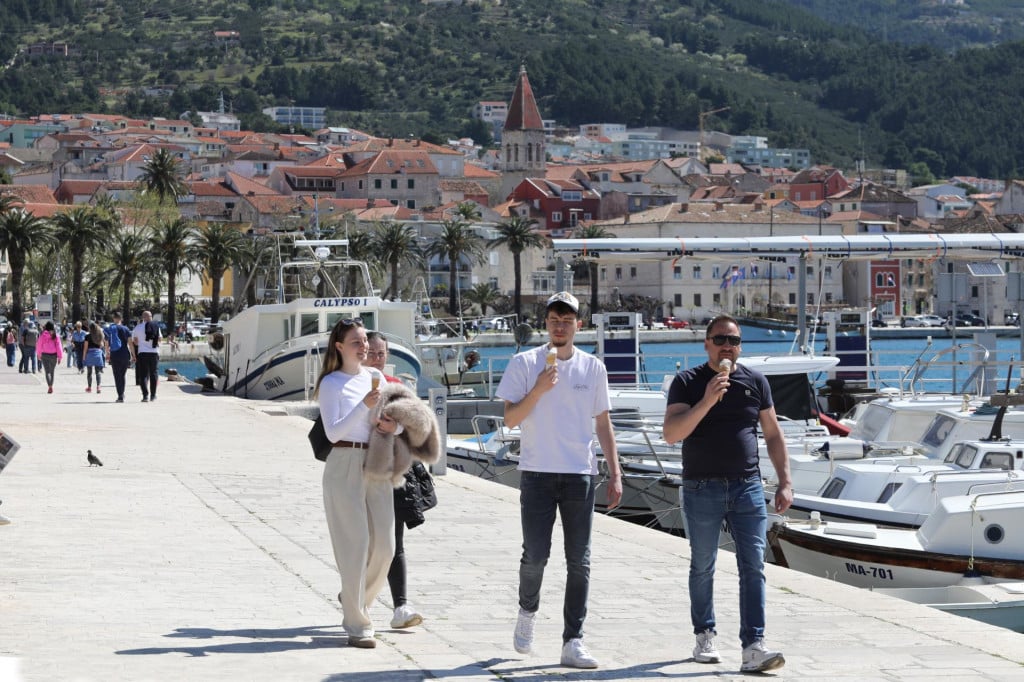 <p>Ilustracija: Makarska</p>