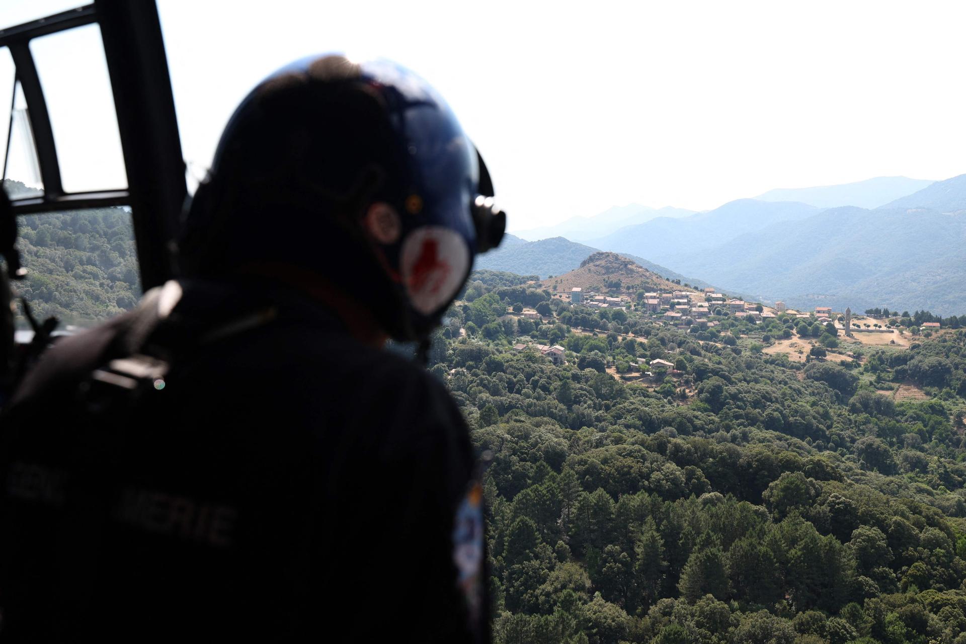 Tragedija u Francuskoj: srušio se avion, 11 mrtvih. Poginule su medicinske sestre i padobranci
