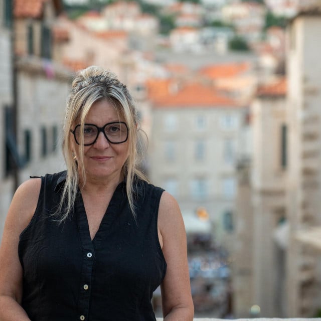 <p>Nives Ivanković:&nbsp;Ovo ne može biti suvremenije nego &scaron;to jest! Ne može biti aktualnije nego &scaron;to jest! O čemu se radi? O tezoru, o bogatstvu, o konzumerizmu, o kapitalizmu, o materijalizmu...</p>
