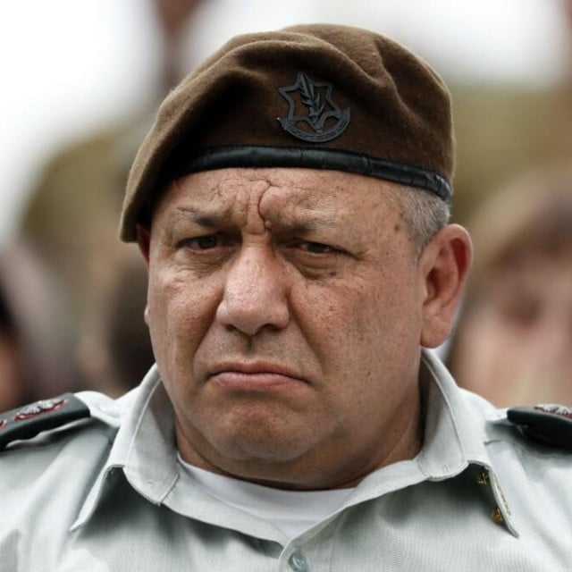 <p>Eisenkot &ndash; kojega gotovo 40 posto Izraelaca podupire kao budućeg premijera (Netanyahu uživa popularnost samo 36 posto građana) &ndash; postaje i sve če&scaron;ća meta otrovnih strelica</p>