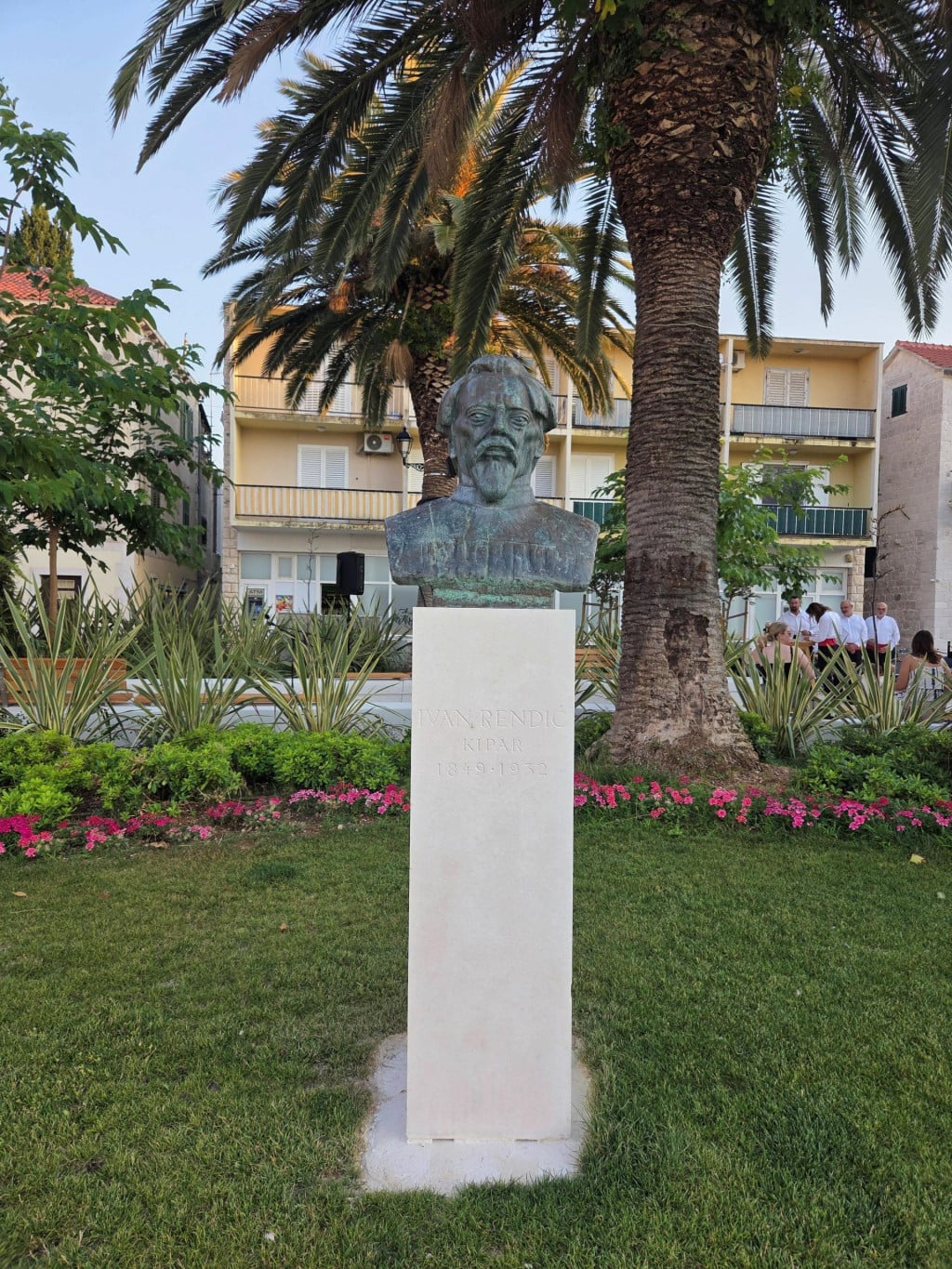 <p>Poprsje Rendića</p>