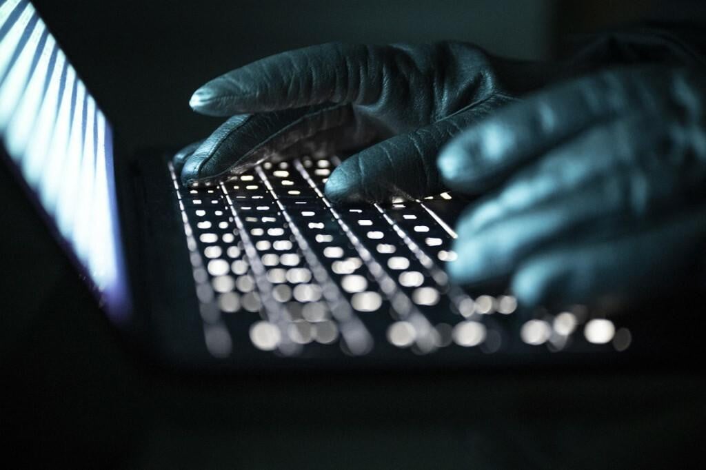<p>Osobe čije su e-mail adrese obuhvaćene ovim incidentom mogu zaprimiti povećan broj neželjenih ili lažnih poruka koje se predstavljaju kao komunikacija &scaron;kole, Ministarstva znanosti, obrazovanja i mladih, CARNET-a ili drugih poznatih institucija, upozorili su iz AZOP-a (ilustracija)&nbsp;</p>