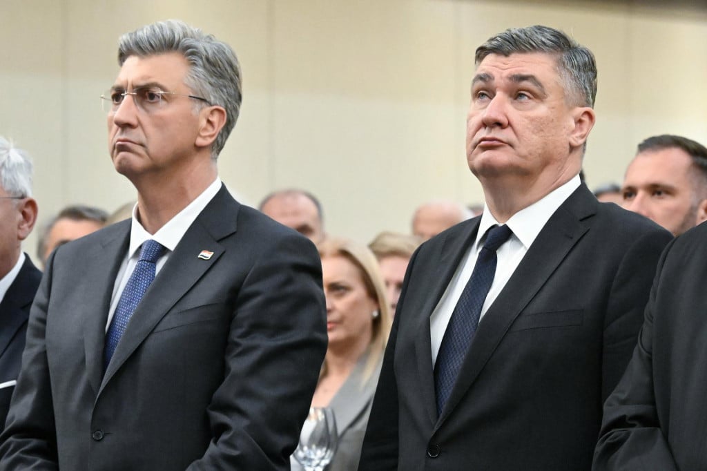 <p>Andrej Plenković i Zoran Milanović razmjenjuju te&scaron;ke riječi oko odlaska Hrvatske vojske na mimohod u Parizu&nbsp;</p>