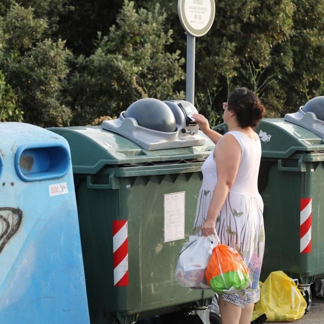 <p>Kontejneri s otpadomjerima na glavici Babinog kuka izazvali su revolt među građanima prije nekoliko godina</p>