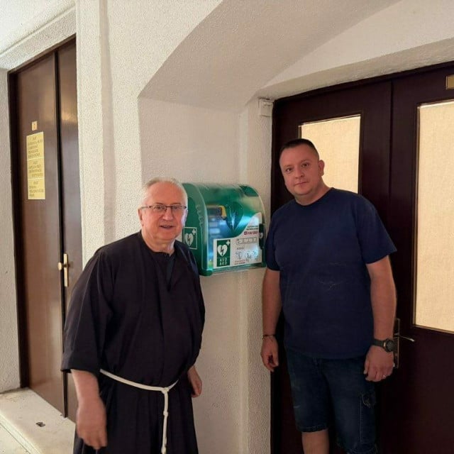 <p>SVETI&Scaron;TE ČUDOTVORNE GOSPE SINJSKE</p>