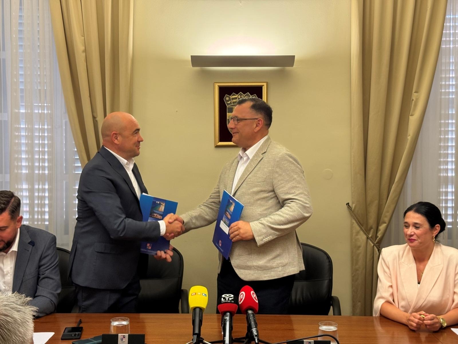 Potpisani ugovori za poticajne mjere za privlačenje i zadržavanje zdravstvenih radnika u Dubrovačko-neretvanskoj županiji