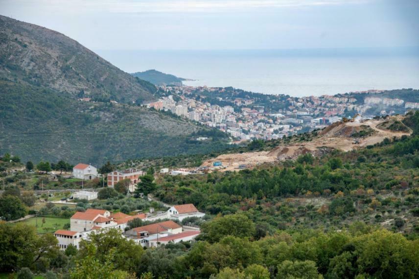 Capor: Postoji mjesto u gradu gdje naš gradonačelnik trpa sve ideje, sušionicu za mulj, Park‘n‘Ride, filmski studio,... i sad ispada da tamo nema prostora za obiteljsku kuću