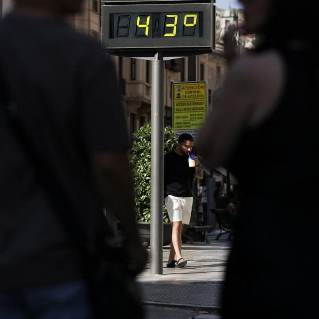 <p>Čak 43 stupnja na displeju u Granadi.&nbsp;Najvi&scaron;a izmjerena vrijednost bila je 45,1 stupanj u andaluzijskom And&uacute;jaru&nbsp;</p>

<p>&nbsp;</p>

<p>&nbsp;</p>
