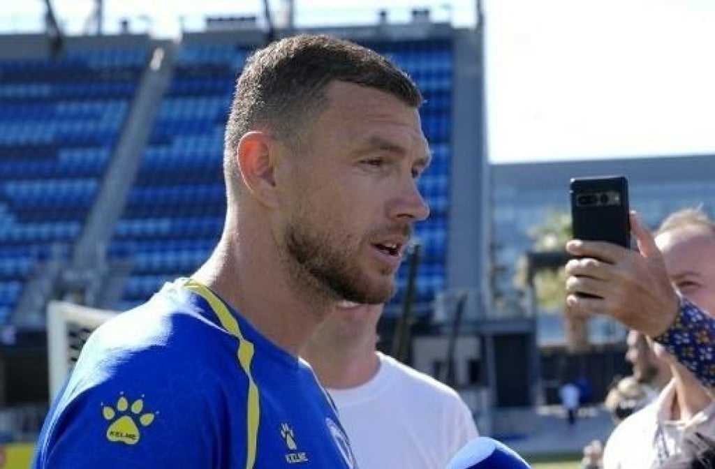<p>Džeko pred novinarima</p>