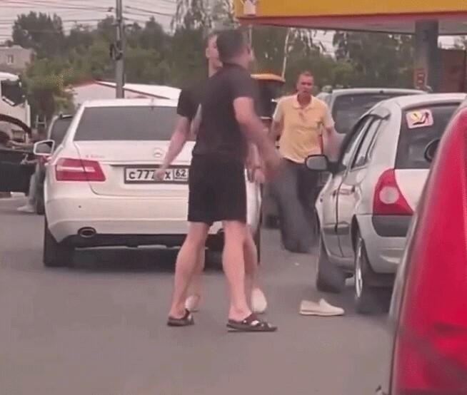 Putin više ne može skrivati posljedice rata: Na benzinskim pumpama se mlate, a ruski moćnici se svađaju pred kamerama