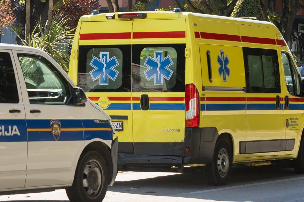 Kod Šibenika sudar automobila i vozila saniteta, šest osoba ozlijeđeno i prevezeno u bolnicu