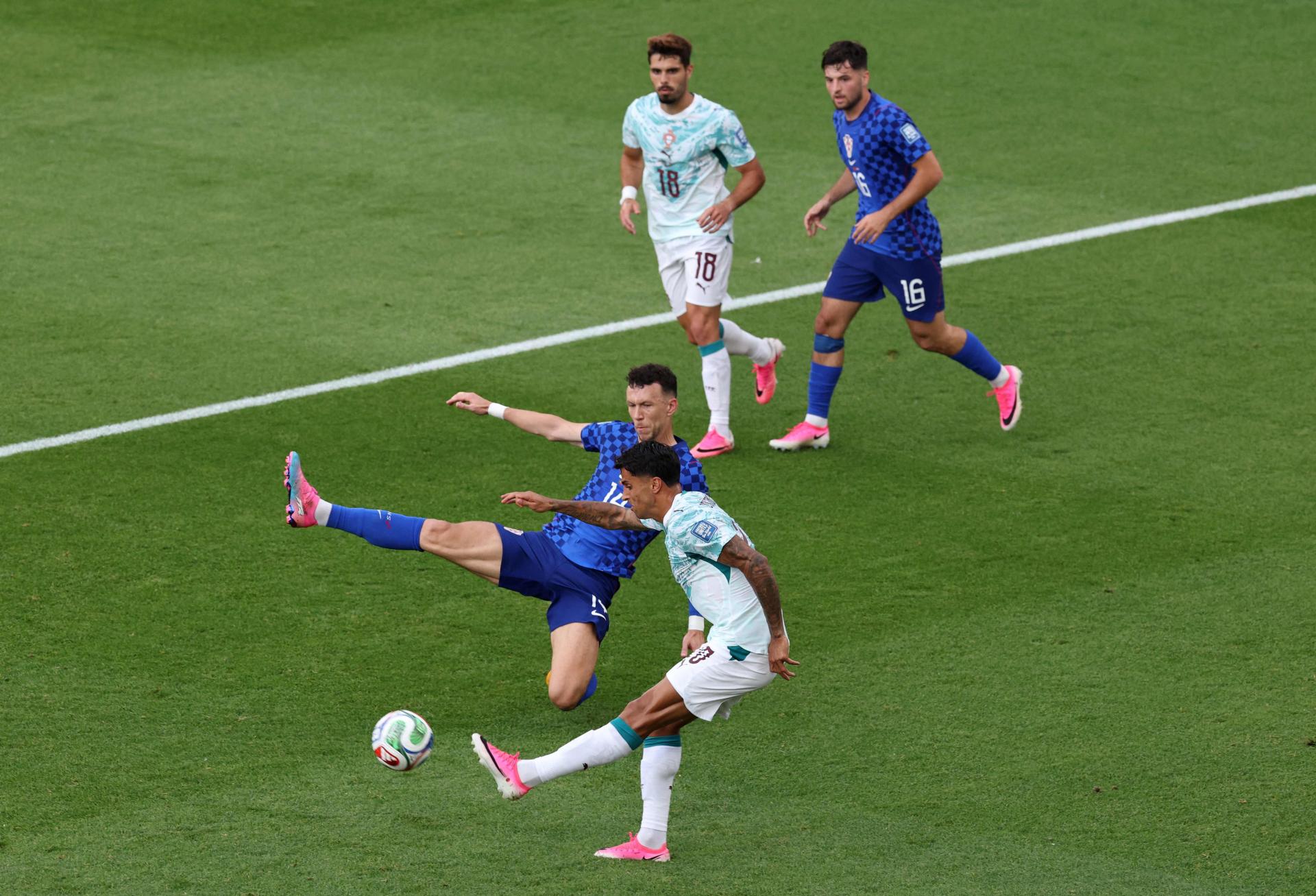 HRVATSKA - PORTUGAL 0:0; Hrvatska u velikim problemima, Portugalci dominiraju i prijete
