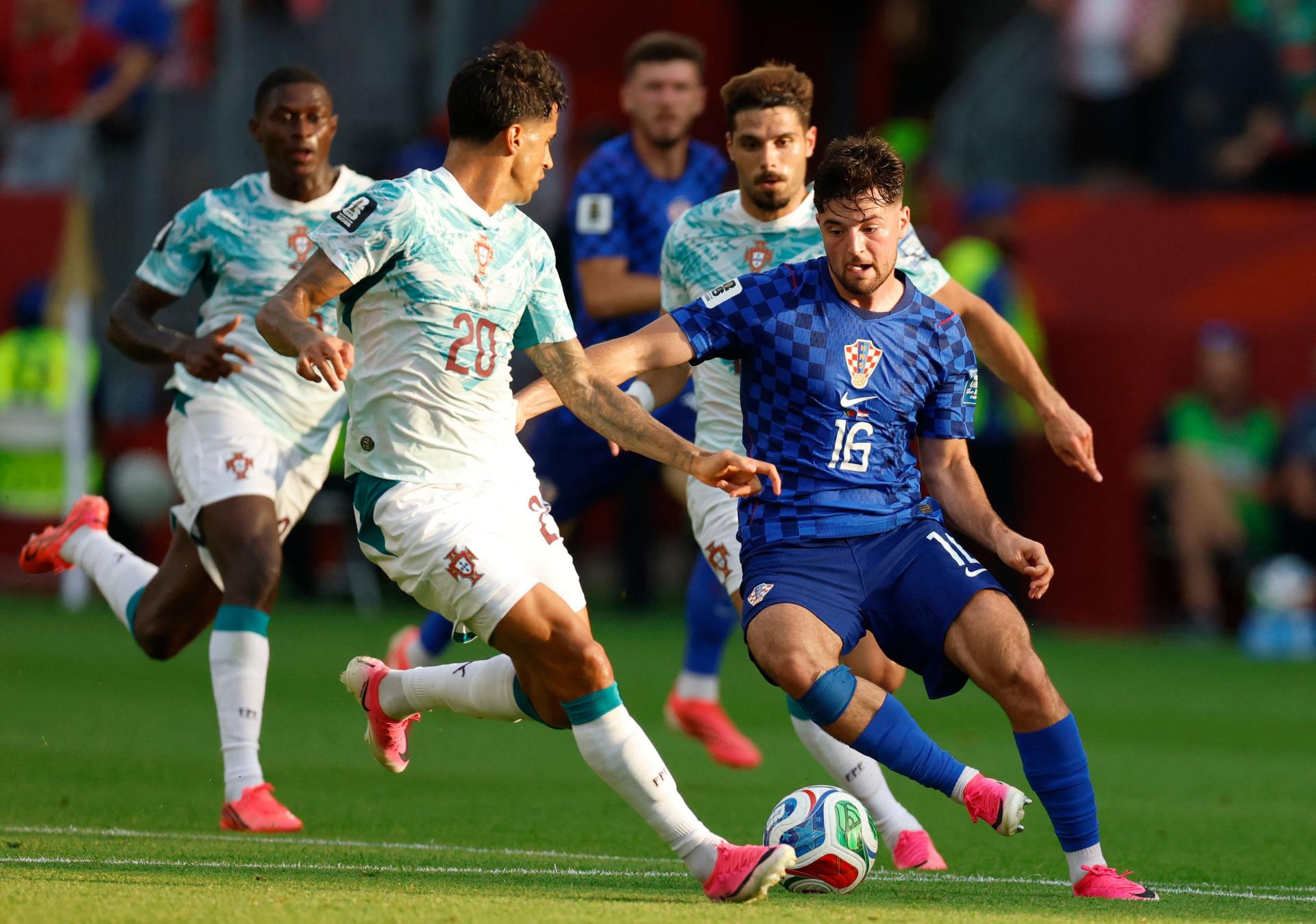 HRVATSKA - PORTUGAL 0:0; Portugalci dominiraju, Kovačić propustio veliku šansu na početku drugog dijela
