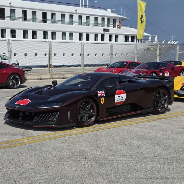 <p>Najnoviji Ferrari F 80 u dubrovačkoj luci</p>