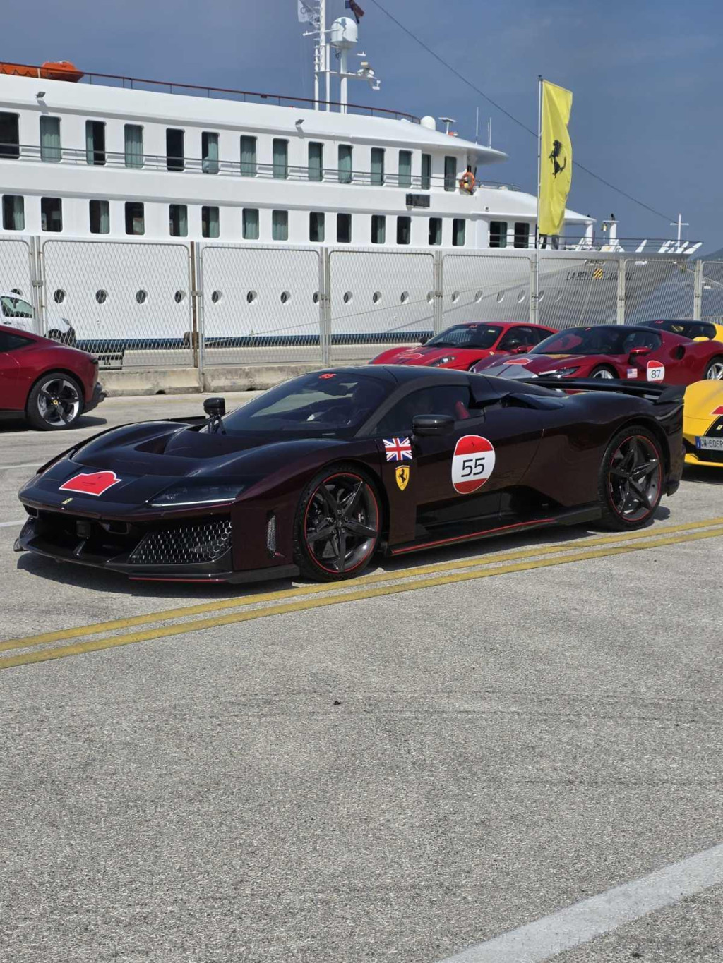 <p>Najnoviji Ferrari F 80 u dubrovačkoj luci</p>