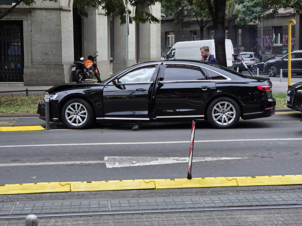 <p>Sudar Vladinih limuzina u Zagrebu<br>
&nbsp;</p>
