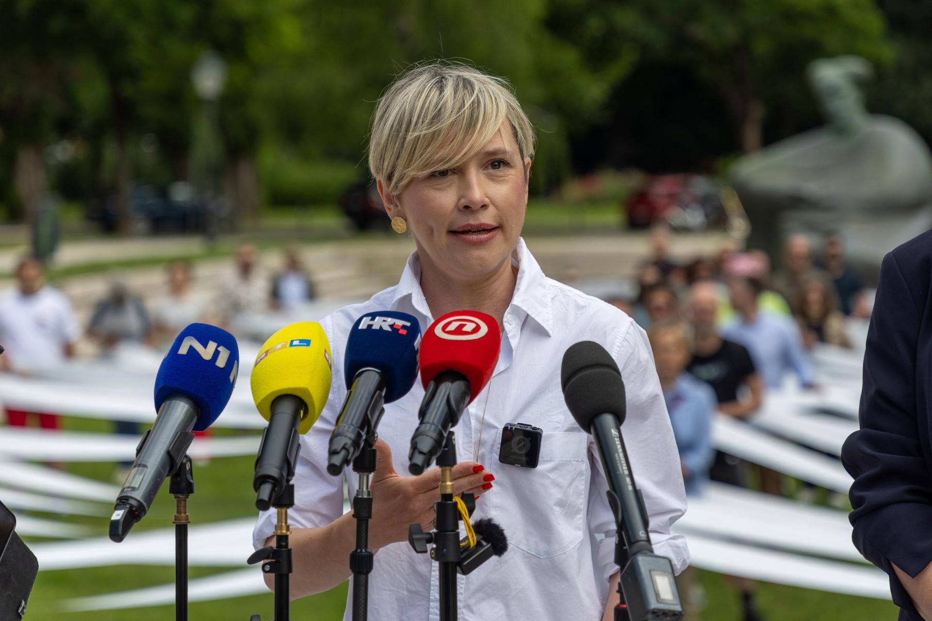 Pljušte teške optužbe: Medikolu isplaćeni milijuni eura, Ivana Kekin traže istragu i tvrdi da se skriva istina