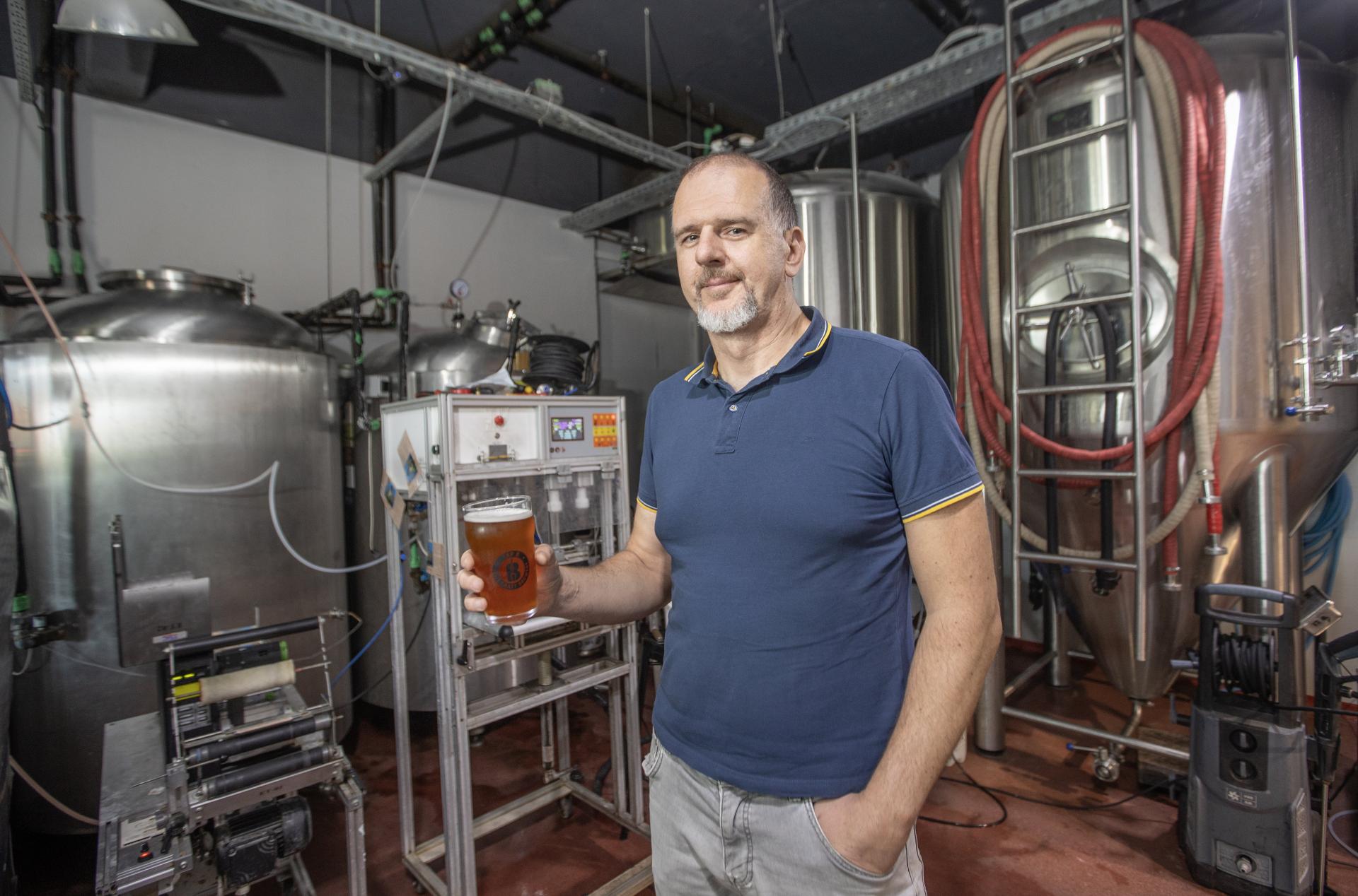 U ovoj splitskoj pivnici nema industrijskog piva, sve se proizvodi na mjestu: ‘Pivo ne može biti gotovo za pet dana‘
