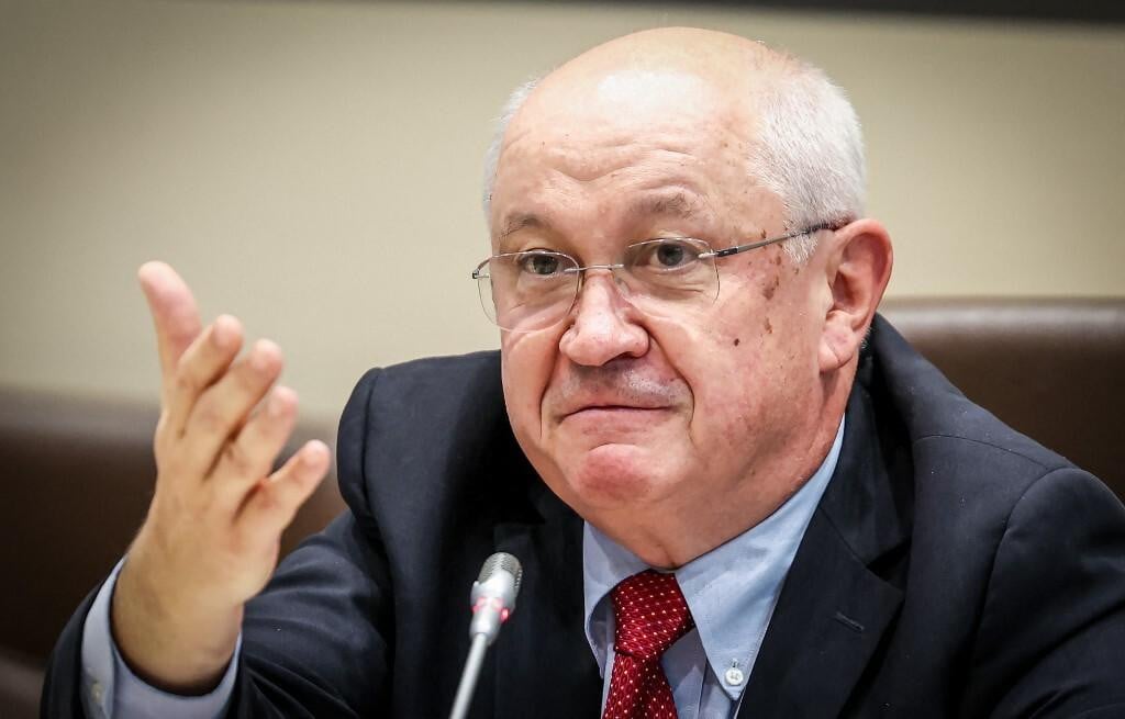 <p>&nbsp;Alexandru Munteanu:&nbsp;U trenutku kada sam shvatio da vi&scaron;e ne mogu obavljati svoj mandat u skladu sa svojim načelima i uvjerenjima, odlučio sam odstupiti</p>