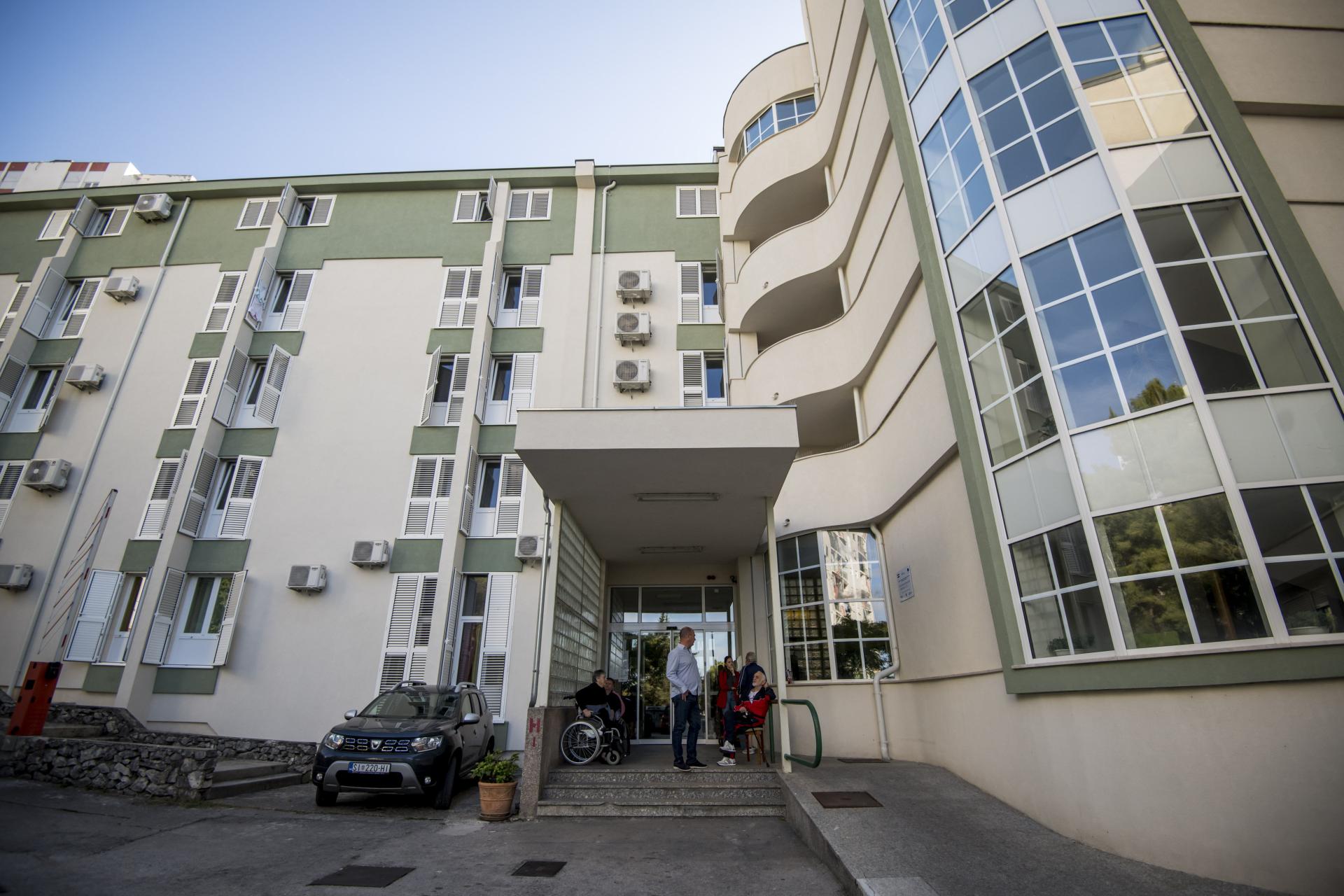Šibensko-kninska županija zapošljava: traže se studenti za rad u domovima za starije osobe, evo kolika je satnica