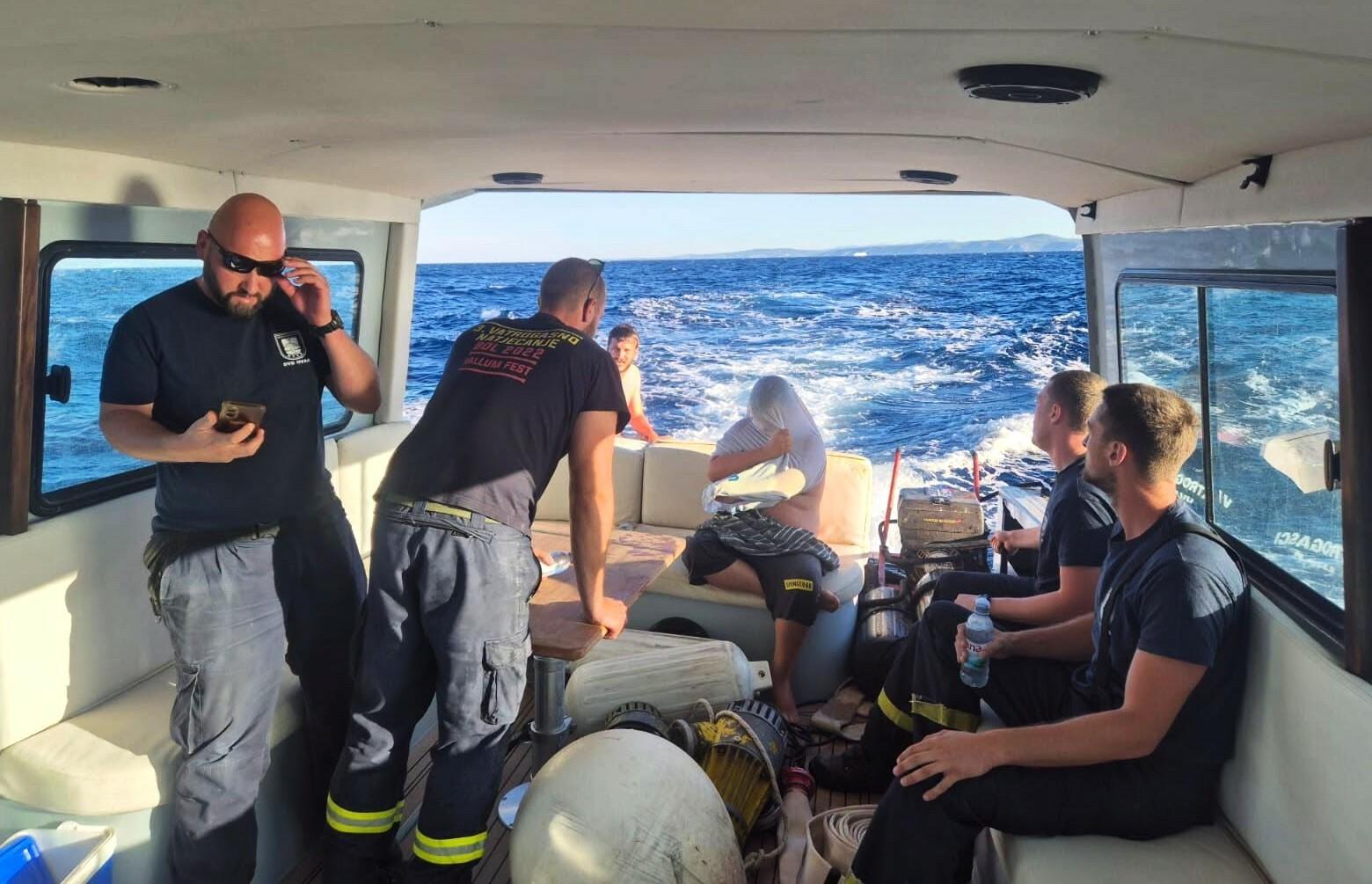 Nova drama na moru: u velikoj akciji traganja spašene dvije osobe, potonuo brod!
