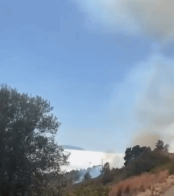 VIDEO Gori na Hvaru, požar zahvatio južnu stranu otoka: ‘Dim se vidi iz Makarske...‘