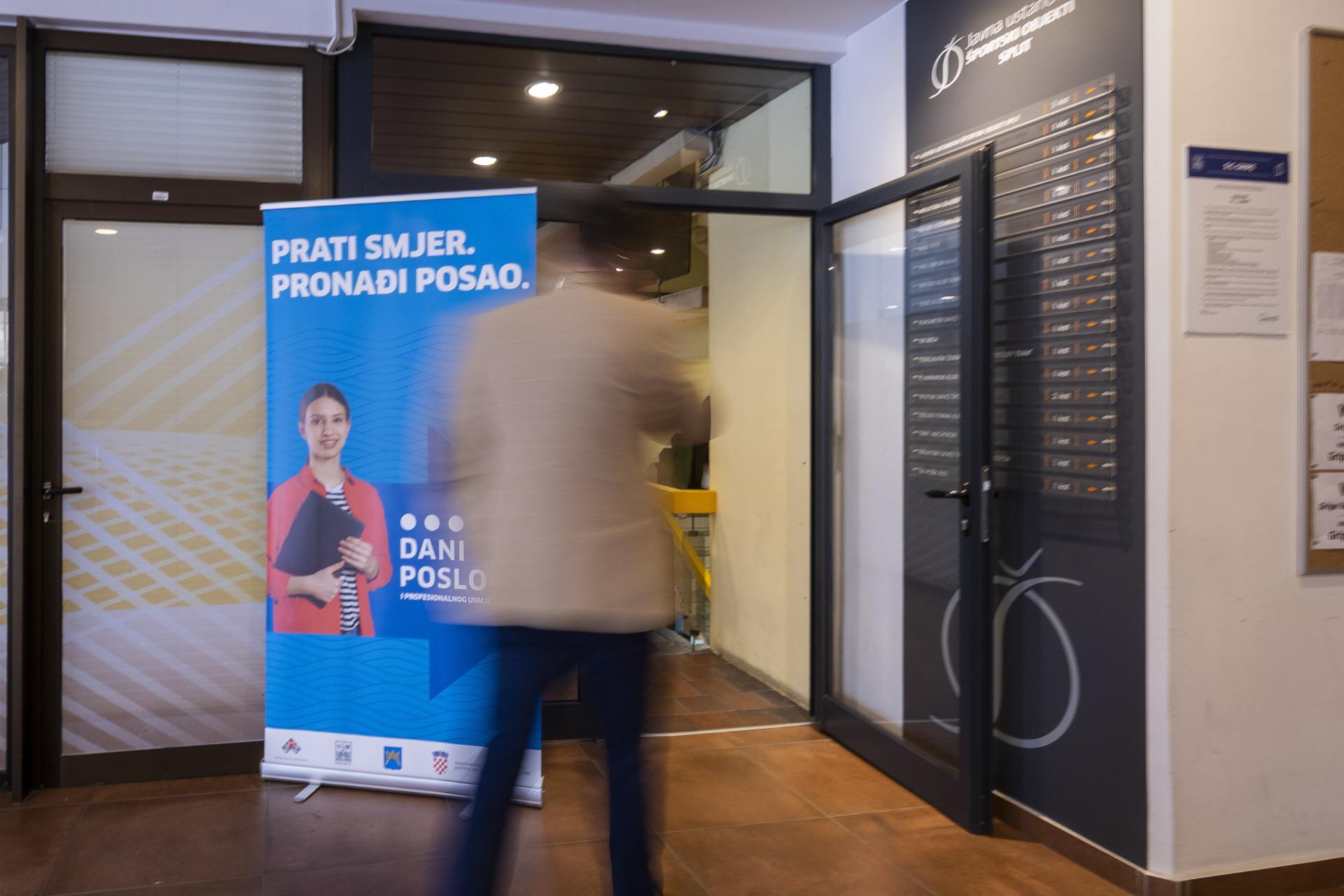 Želite siguran posao? Upravo su otvorena nova radna mjesta u državnoj službi