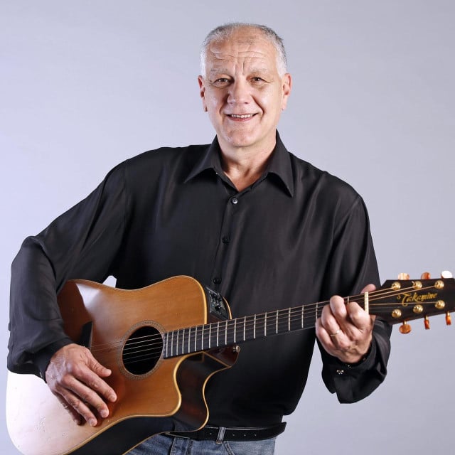 <p>Matko Jelavić<br>
&nbsp;</p>